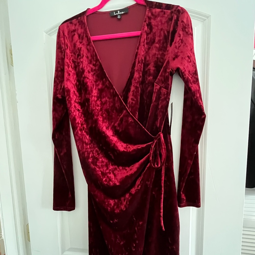 NWT Lulu’s red velvet wrap dress sz Medium